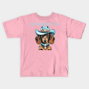 DACHSHUND UP! (Brown doxie wearing light blue cowboy hat) Kids T-Shirt